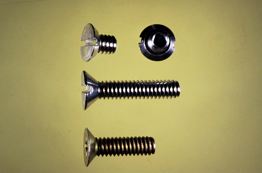 Flat Slotted Machine Screws
